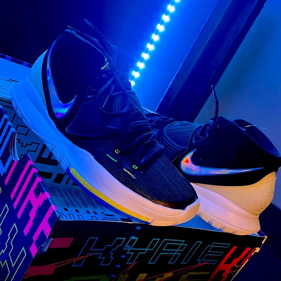 Nike Kyrie 6 - black soar dynamic yellow - size 8 men’s - didn’t fit, Untouched. - Picture 2 of 3